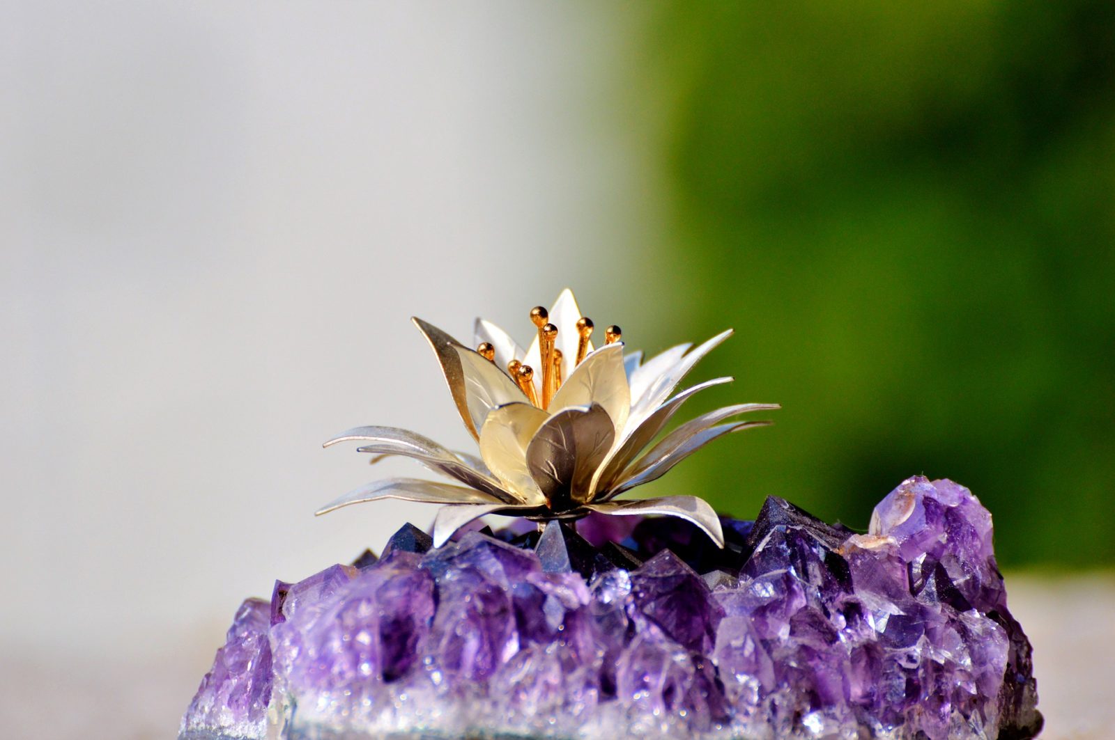 A SIMPLE PROCESS FOR A CRYSTAL CHAKRA HEALING